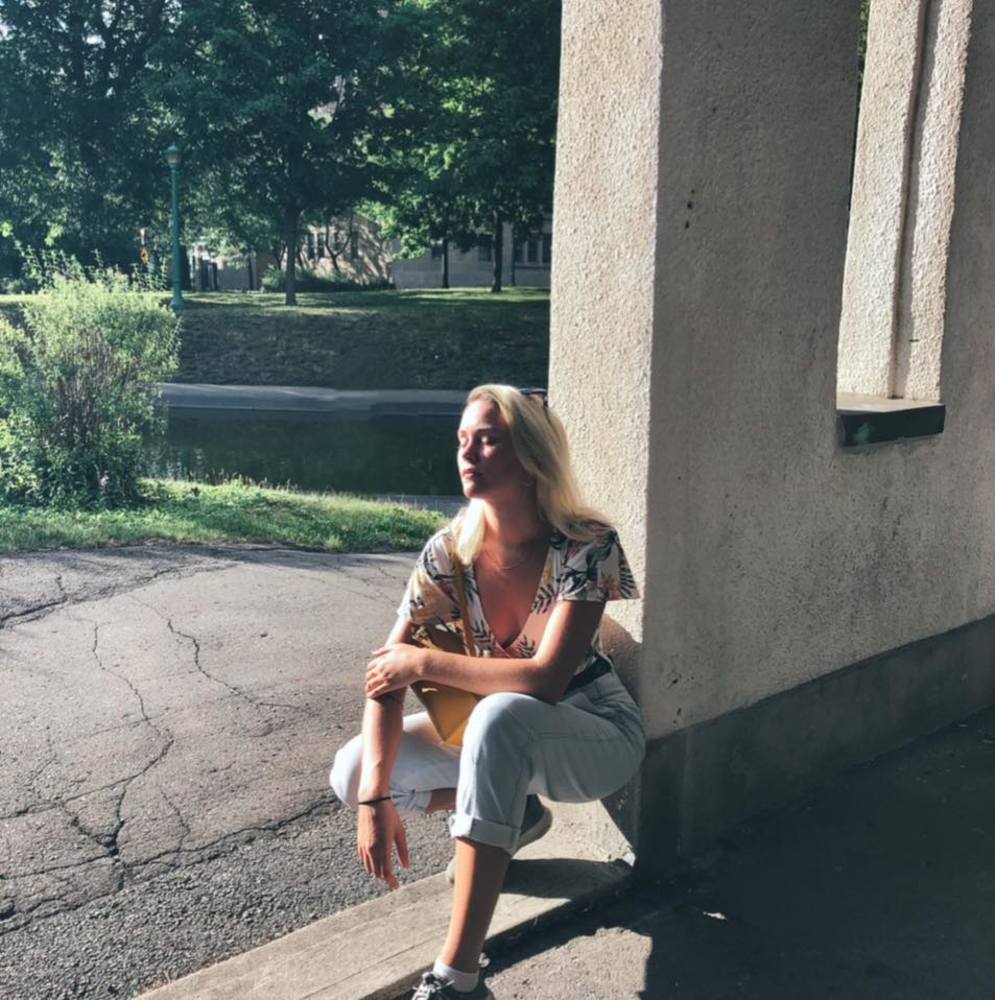 Meet your Posher, Viviane